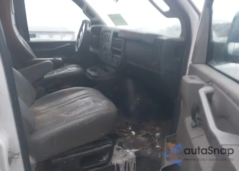 2017 Chevrolet Express 2500 Work Van из США, поврежденный, VIN 1GCWGAFF2H1335709